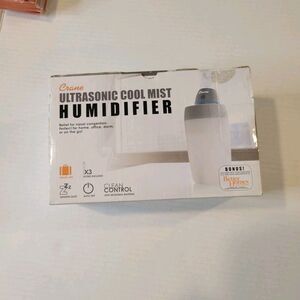 Crane Cool Mist Travel Humidifier 8 oz with 3 Filters Included White